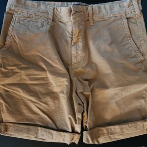 Men's American Eagle Extreme Flex Shorts in Khaki, size 32 (slim fit)